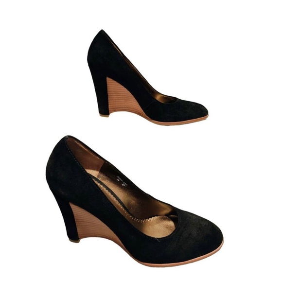 Donald Pliner Heather Wedge Pumps - Picture 3 of 4